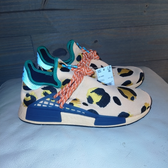 NWT Adidas x Pharrell NMD Boost Men's size 10 - Picture 1 of 4